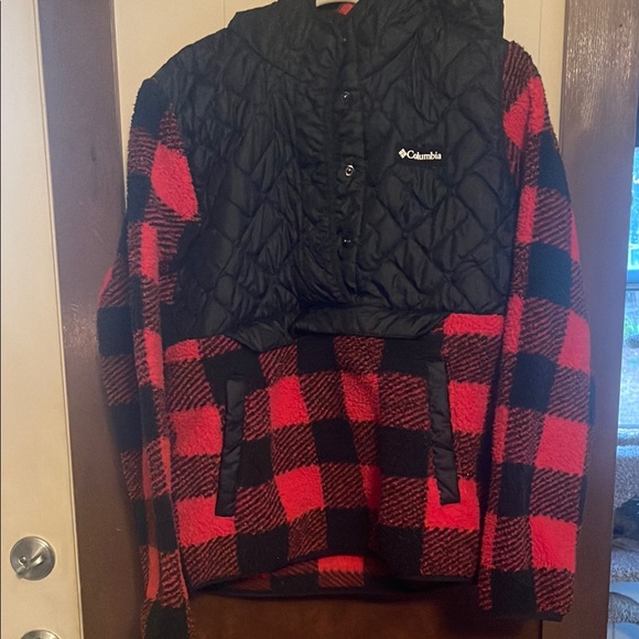 Columbia Jackets & Blazers - Columbia Women’s Black and Red Checkered Puffer Jacket